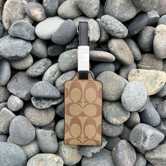 COACH Luggage Tag Signature Canvas Khaki Gunmetal Monogram Print Bag - Picture 4 of 4